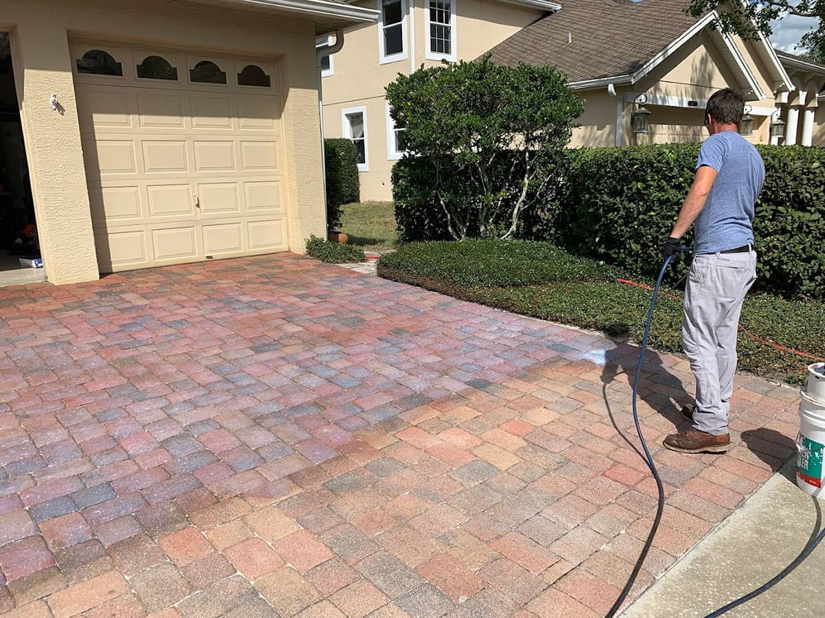 pressure washing professional cleaning pavers